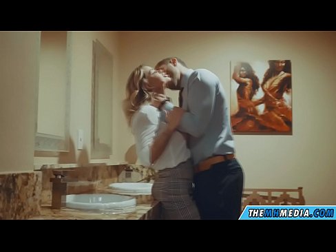 ❤️ Wenn eine vollbusige Blondine dich in einer öffentlichen Toilette verführt ❤️❌ Fucking video bei uns de.bsglass.ru ☑